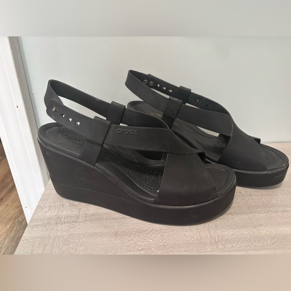 CROCS Women's Black Wedge Sandals